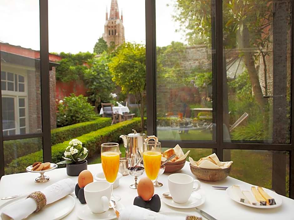 B&B Alphabet - Luxury Guesthouse and Art Gallery