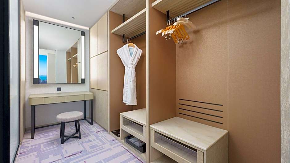 Crowne Plaza Dalian Xinghai By IHG