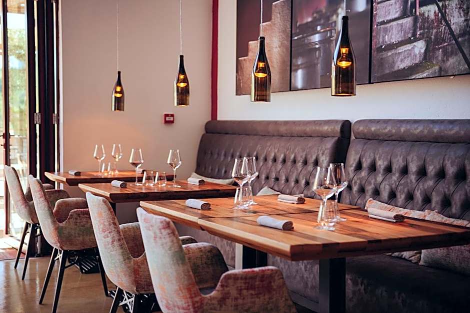 Domaine Riberach - Restaurant étoilé - Spa - Piscine naturelle - Vignoble bio