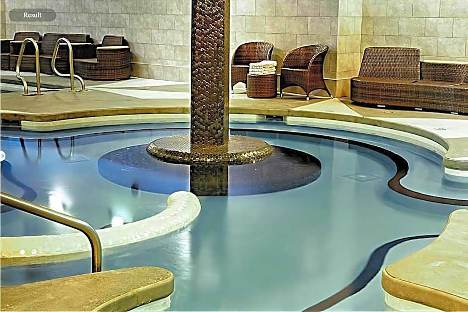 Spectacular Penthouse With Amazing Views, Indoor Pool and Hot tub