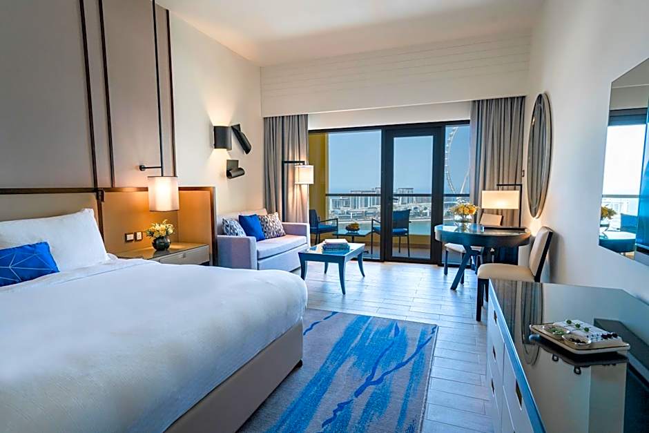 Photo 1 of 6 of Family 1 King Bed, Seafront View, Balcony
