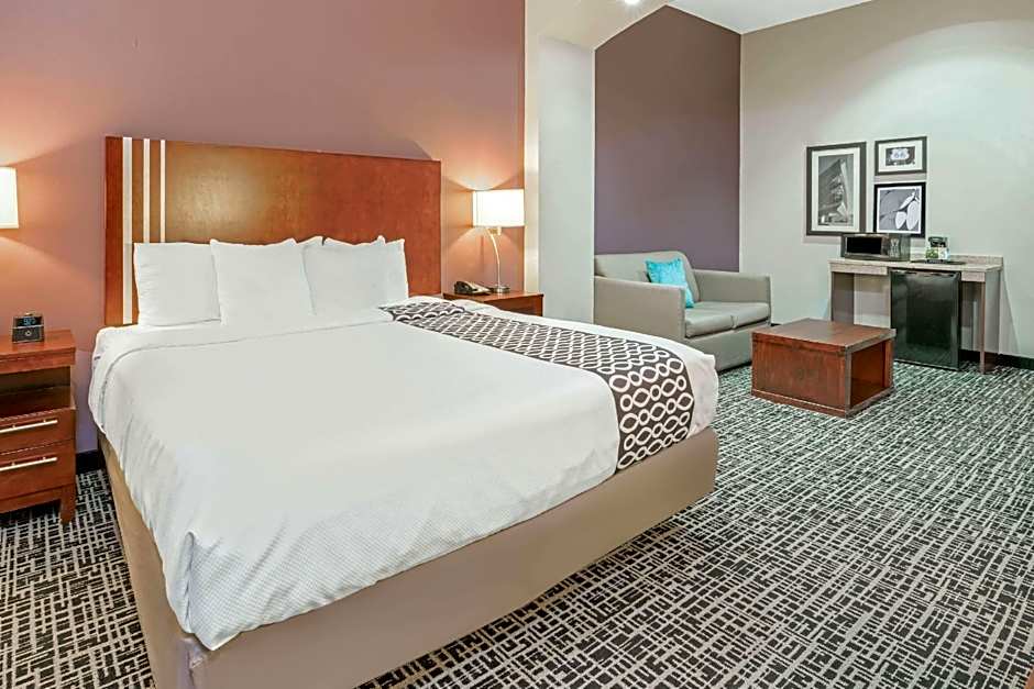 La Quinta Inn & Suites by Wyndham Oklahoma City Yukon