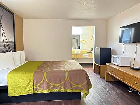 Deluxe Queen Bed Non-Smoking