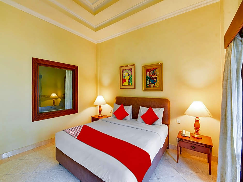 Super OYO Townhouse Oak Maxi Hotel Legian