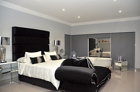 Luxury Suite