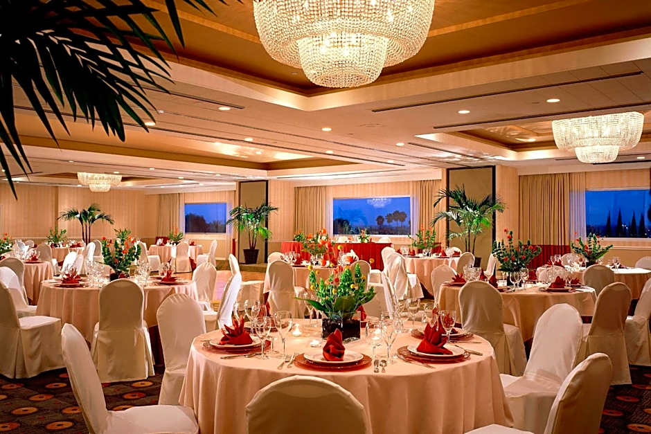 Courtyard by Marriott Los Angeles Sherman Oaks