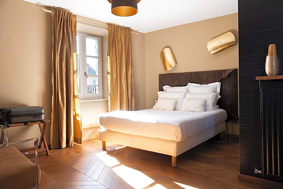 Demeures & Châteaux Auberge de la Tour - Hôtel & Restaurants - Marcolès Auvergne