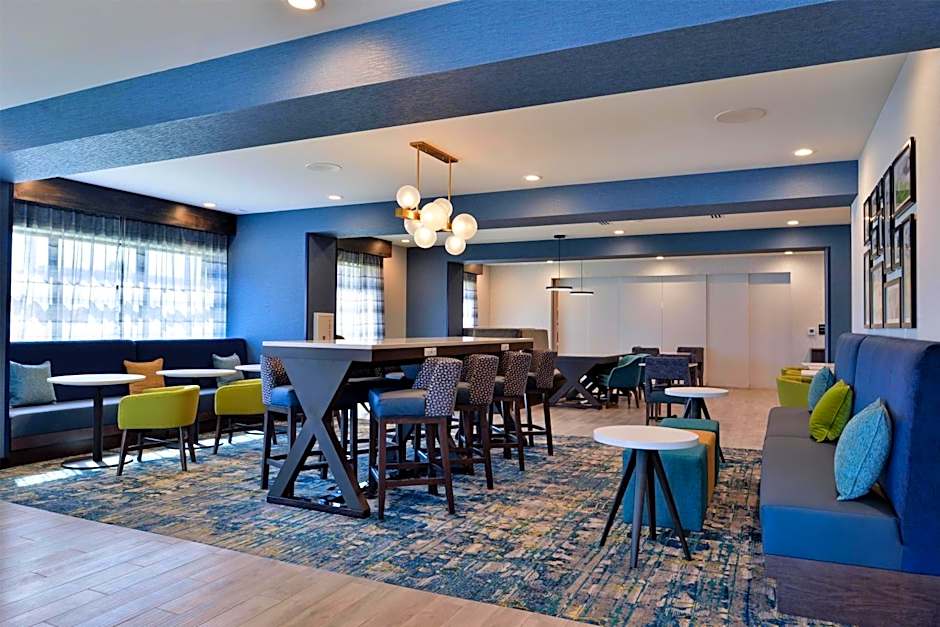 Hampton Inn by Hilton Cedar Falls Downtown