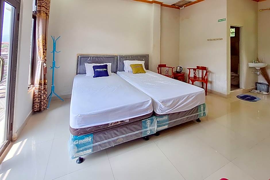 Urbanview Hotel Penginapan Ananda