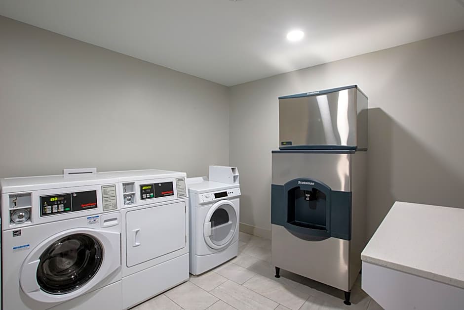 Holiday Inn Express Hotel & Suites Columbus By IHG