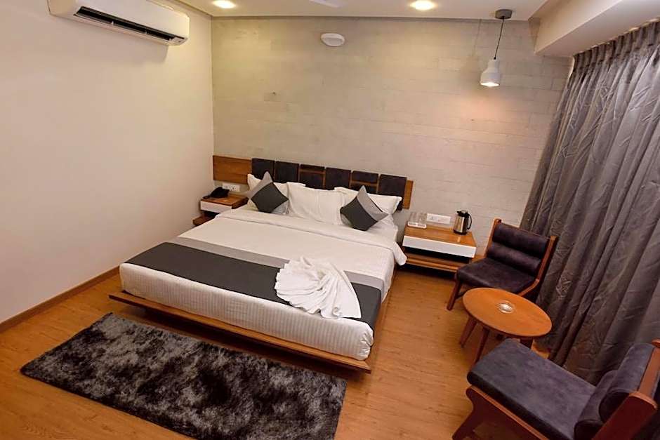 Hotel Grand Elegance