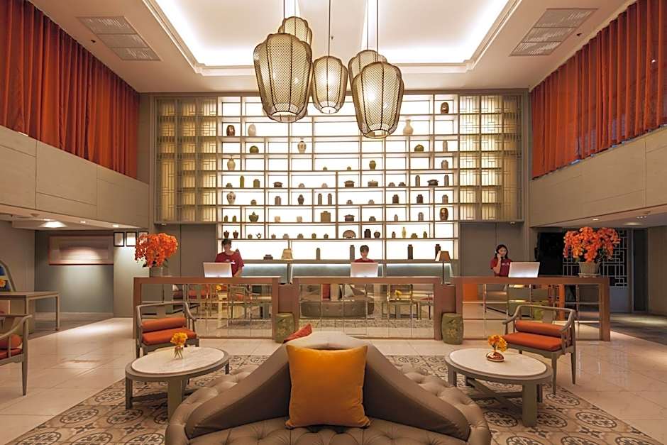 The Quarter Hualamphong by UHG