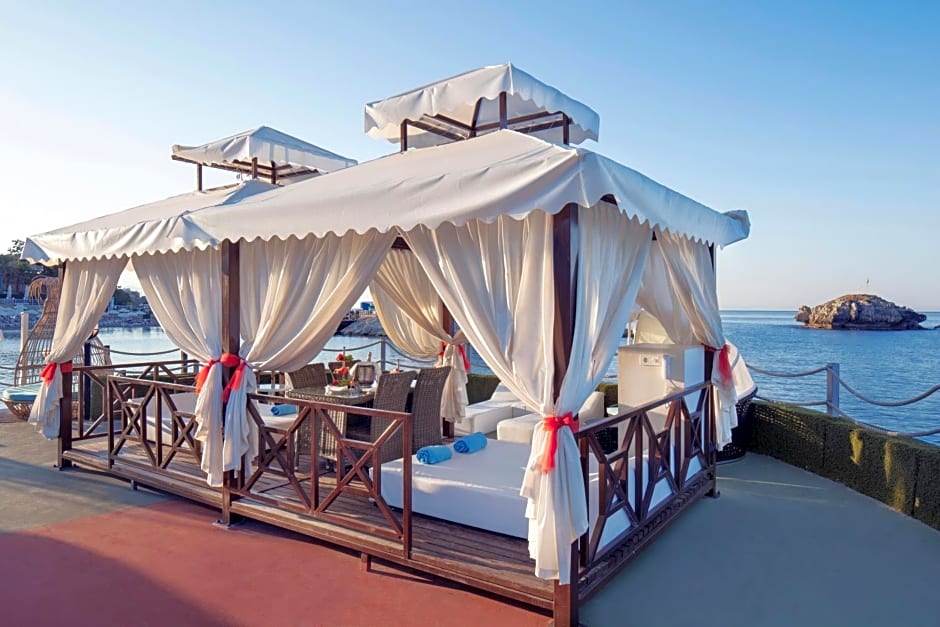 Granada Luxury Okurcalar