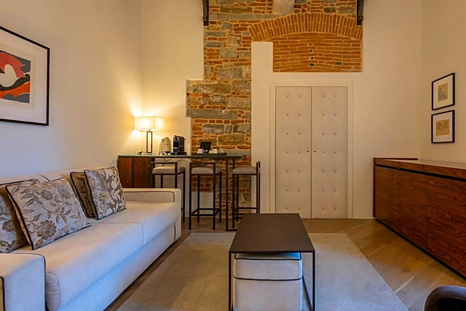 Donati Luxury Tower Suites