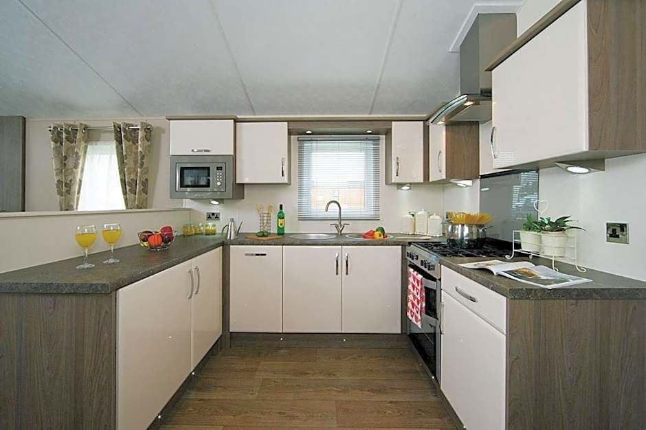 Castaways Holiday Park