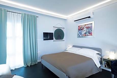 Deluxe Studio