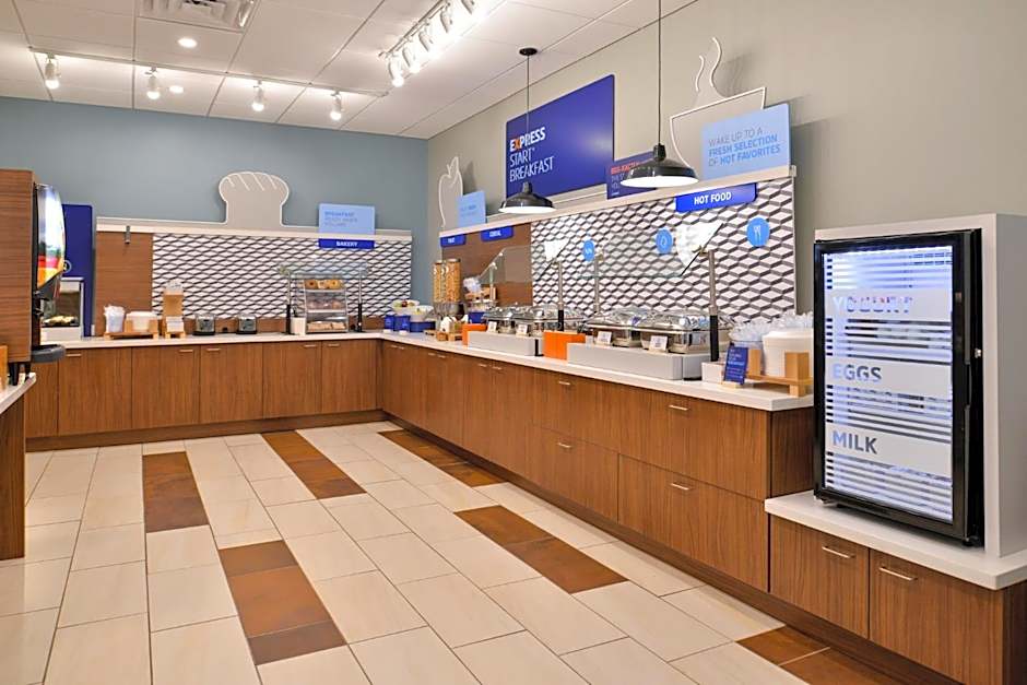 Holiday Inn Express And Suites Ruskin By IHG