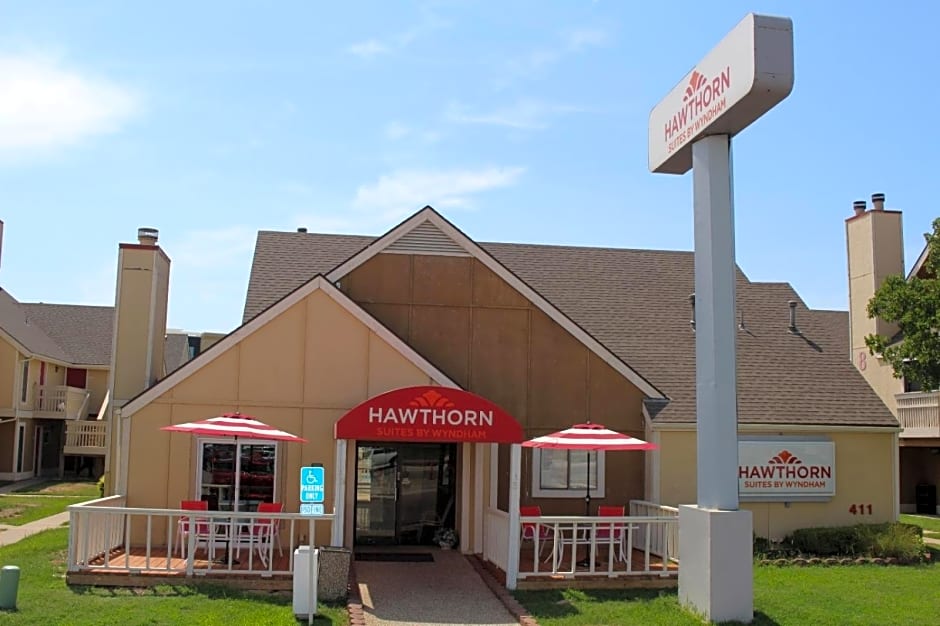 Hawthorn Suites Wichita East