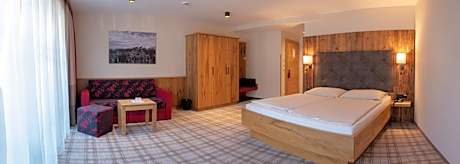 Deluxe Double Room with Extra Bed