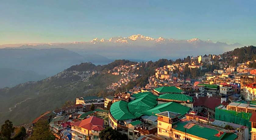 Summit Montana Suites & Spa at Mall