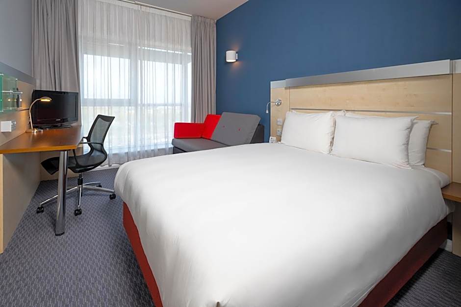 Holiday Inn Express Swindon City Centre By IHG