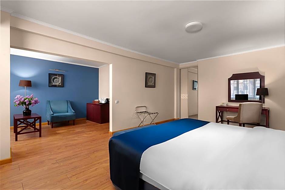 Ani Plaza Hotel