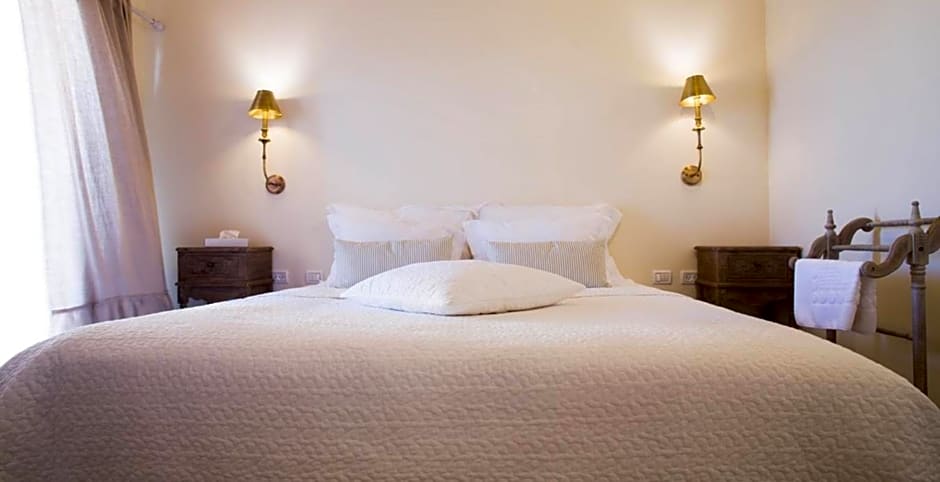 The White Chalet Boutique