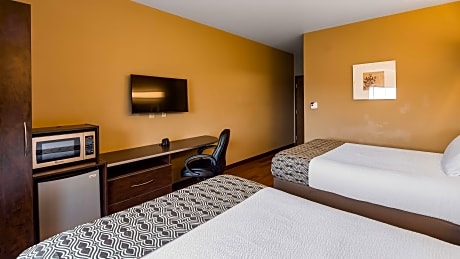 2 Queen Beds Non-Smoking Flat Screen Television Microwave And Refrigerator High Speed Internet Acces