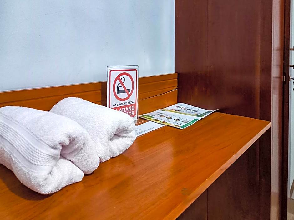 RedDoorz Plus Syariah at Umyas Hotel near Terminal Anjuk Ladang Nganjuk