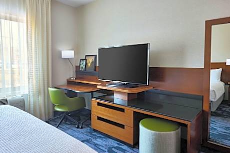 Room, 1 King Bed (Mobility Accessible, Tub) (1 King Bed)