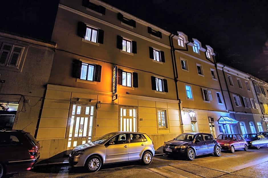 City point rooms & more