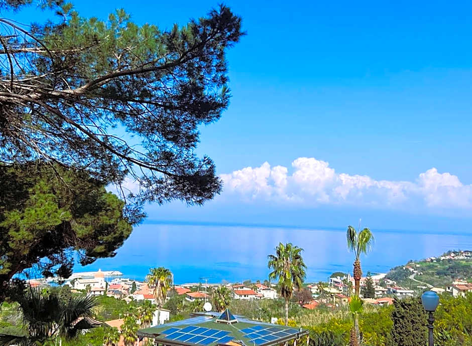 Hotel Calysea Tropea - Breakfast & Brunch Until 13-00 Included - Free Private Parking