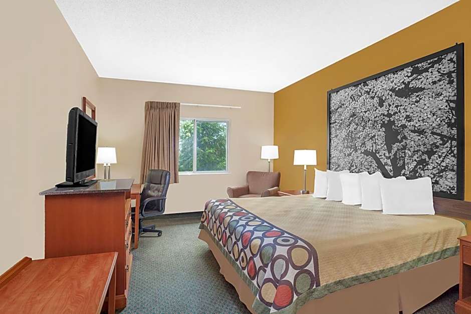 Super 8 by Wyndham Central City