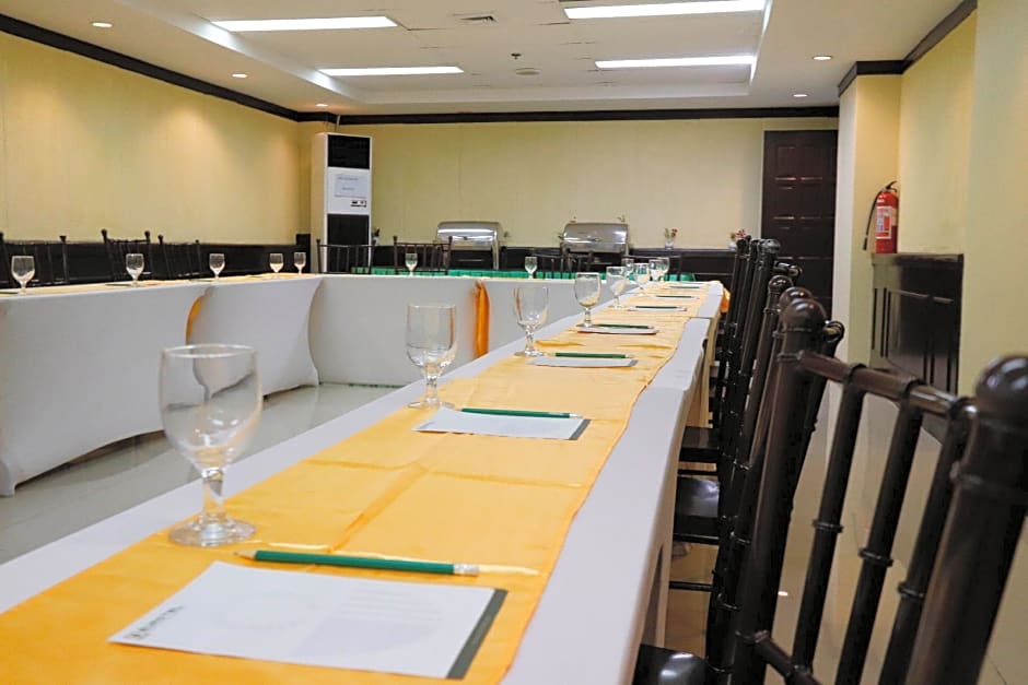 Eurotel Las Pinas Hotel