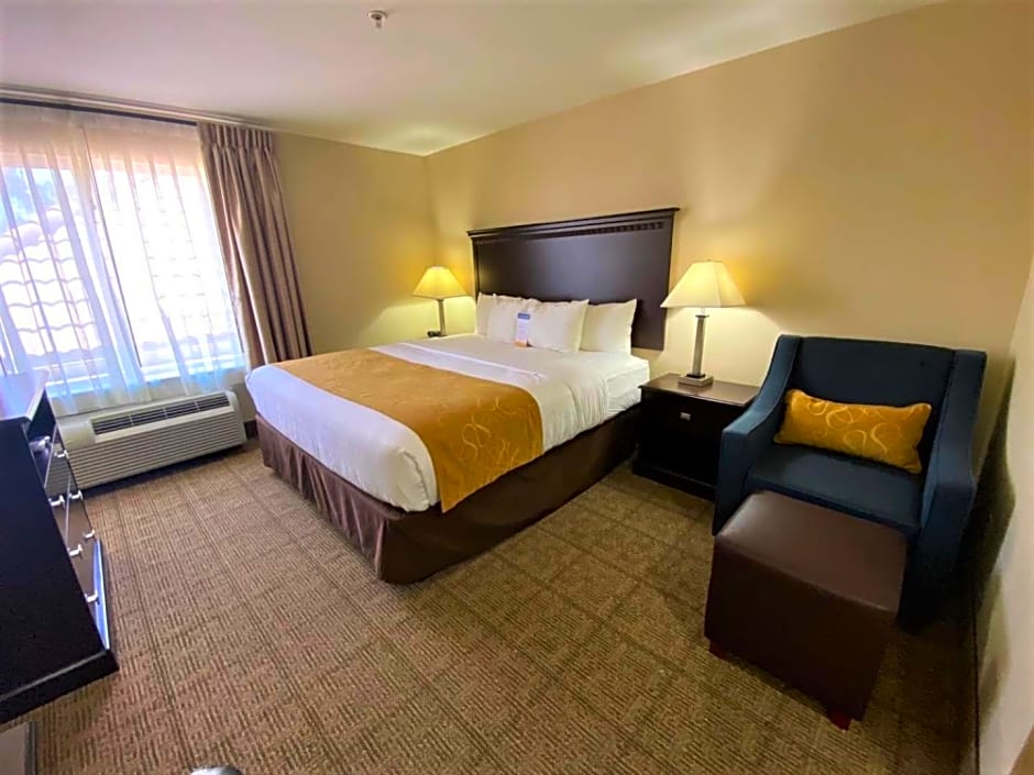 Comfort Suites Tulare