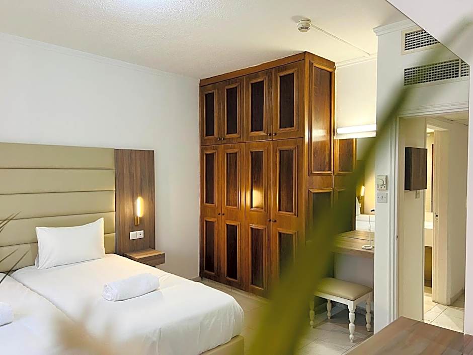 Marlita Beach Hotel Apartments