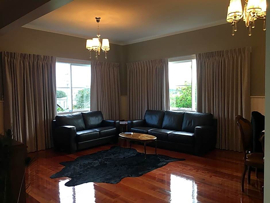 Noah's Stanley Luxury Bed and Breakfast