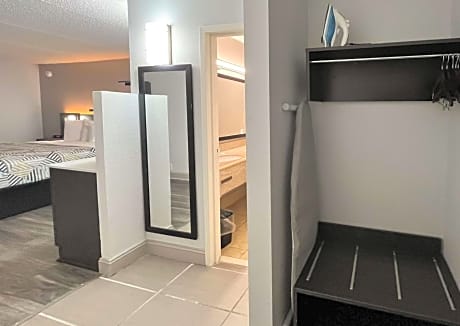 King Room - Disability Access - Non-Smoking
