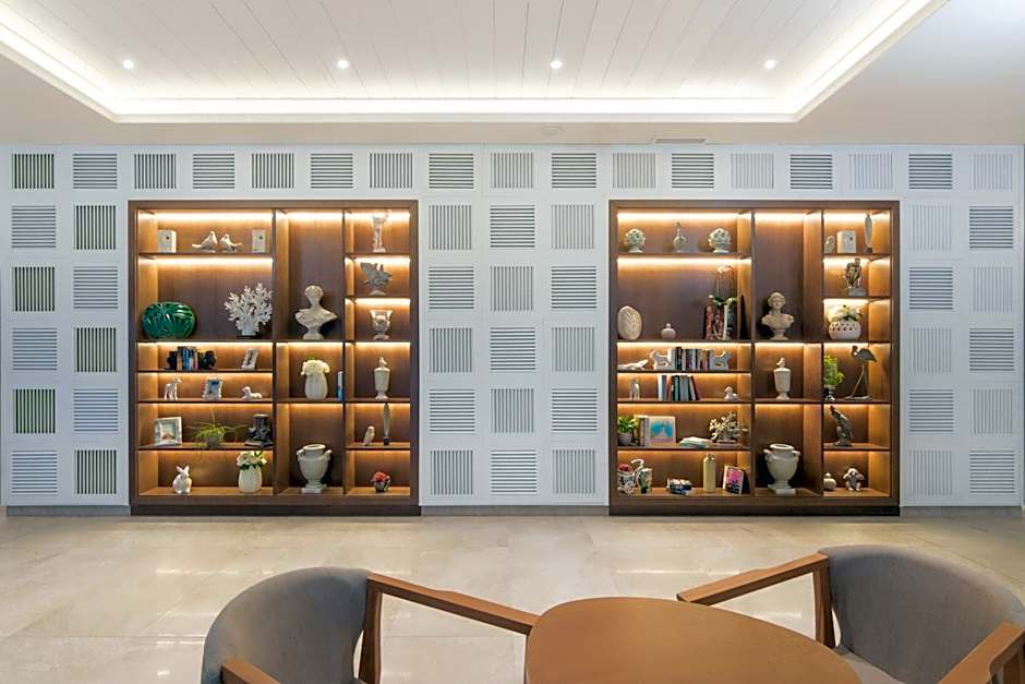 King Maron Beach Hotel & Spa