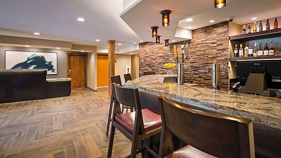 Best Western Plus Superior Inn