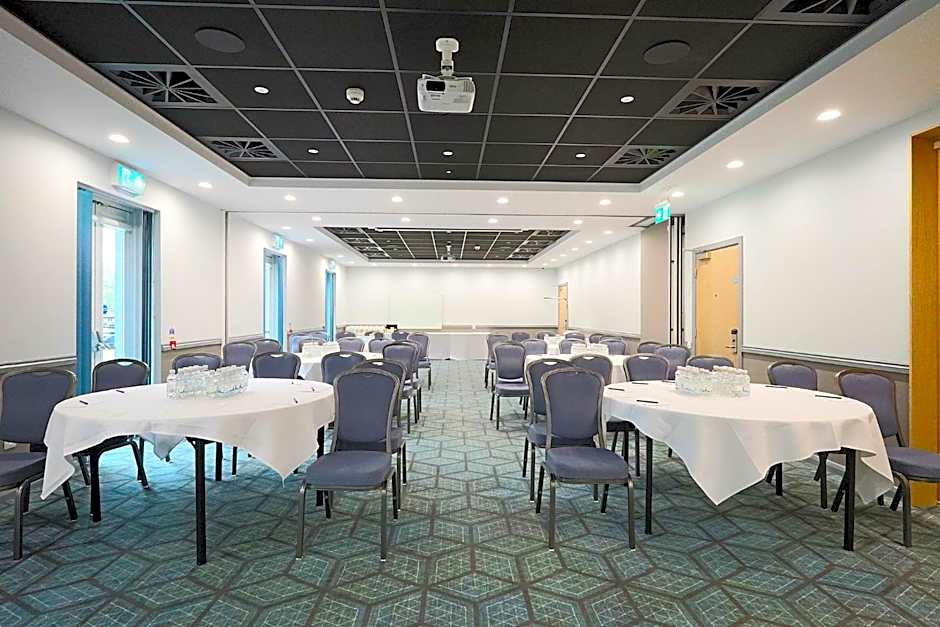 Holiday Inn London Luton North by IHG