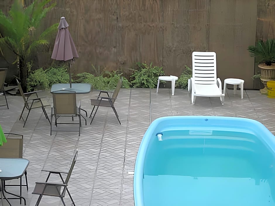 Hotel e Pousada Caroline