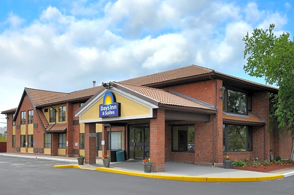 Days Inn by Wyndham Utica