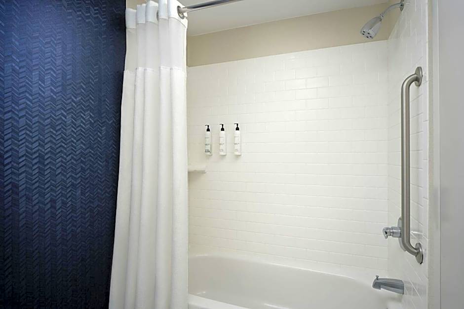 Fairfield Inn & Suites by Marriott Brunswick