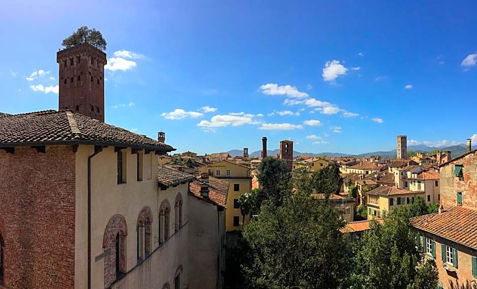 Casa Baino in Lucca With 2 Bedrooms and 1 Bathrooms