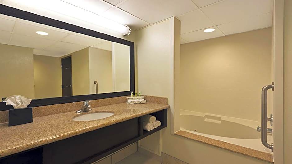 Holiday Inn Express Hotel & Suites Colby By IHG
