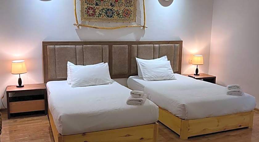 Lyabi House Hotel