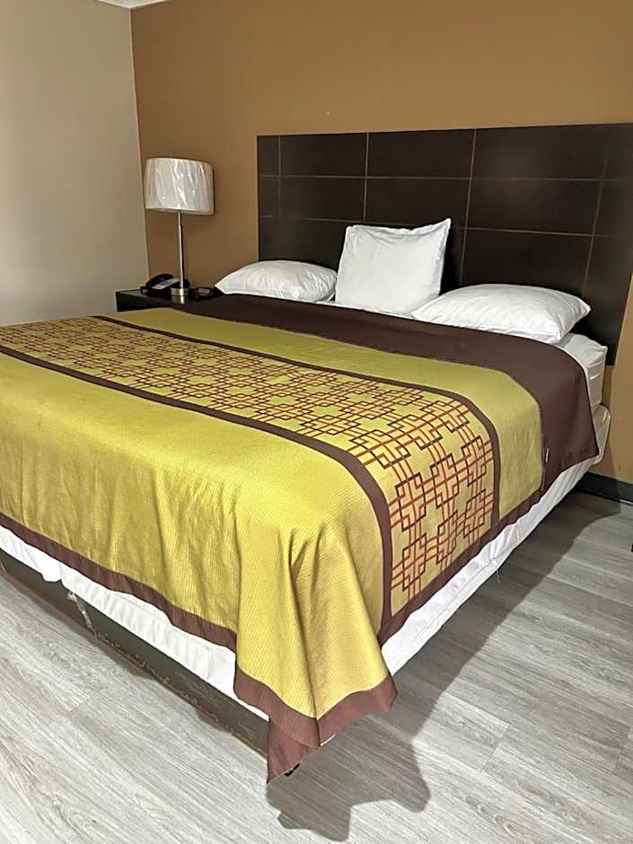 Photo 1 of 4 of 1 King Bed