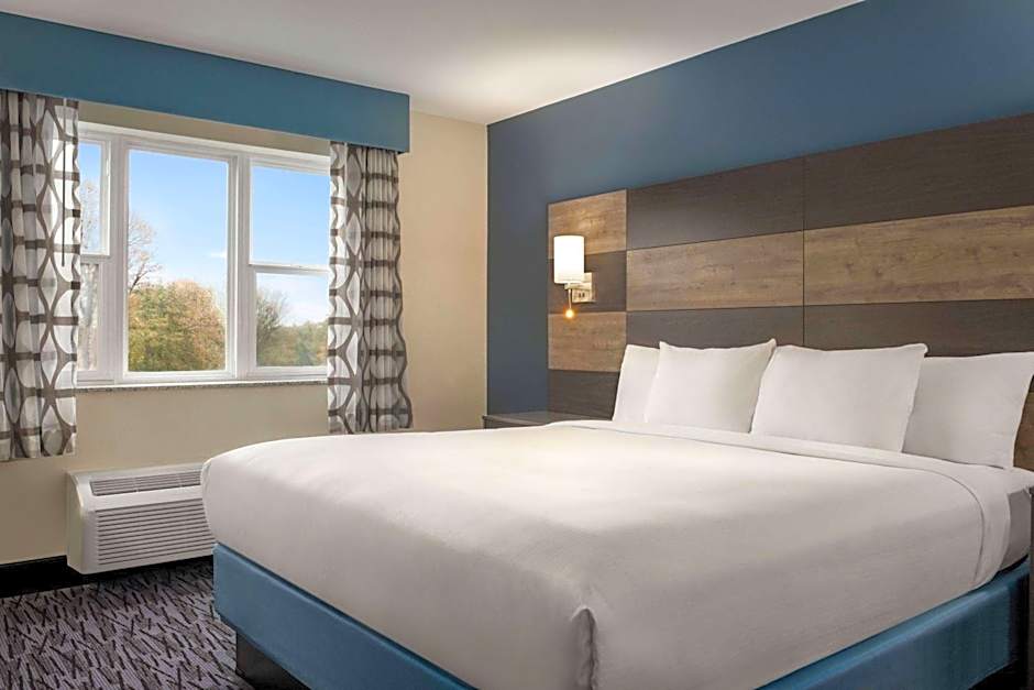 AmericInn by Wyndham Dodgeville