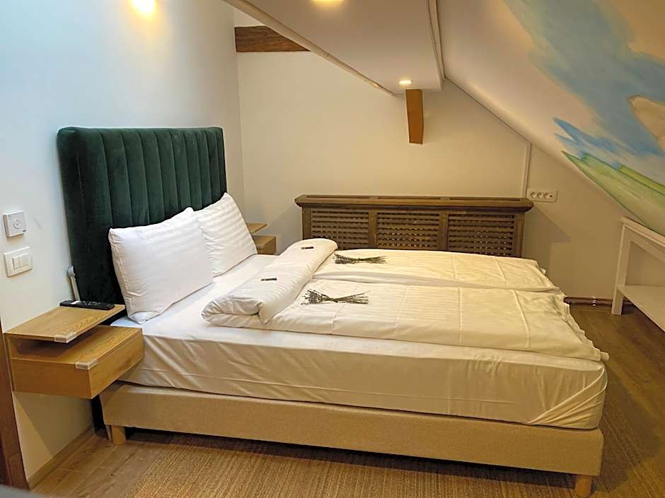 Nikolas Haus Central Location with Free Parking